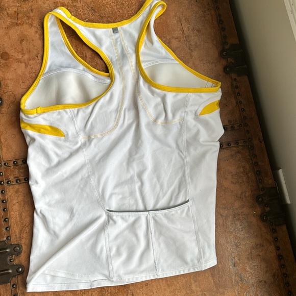$5 Bundled Nike LiveStrong Tank - Picture 4 of 4